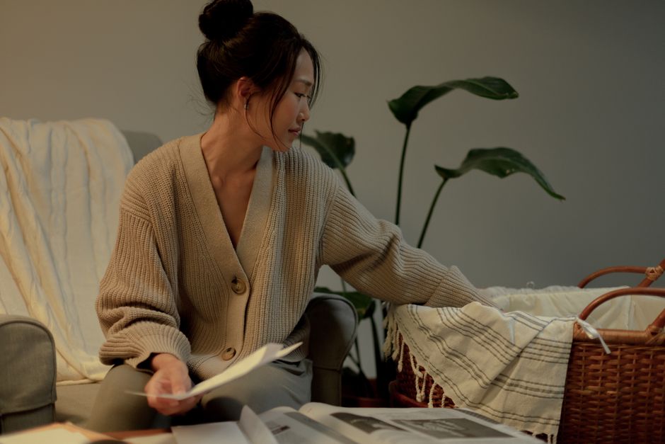 Light Knit Layering: Light Knit Layers for Swinging Spring Temperatures Light Knit Layering: Light Knit Layers for Swinging Spring Temperatures