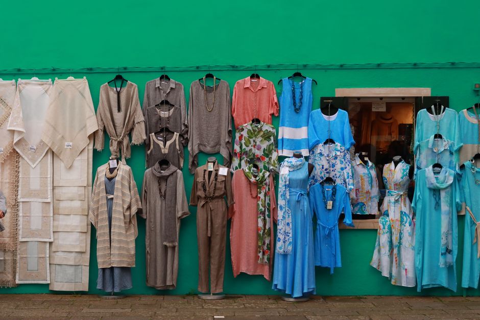 How To Choose The Right Belt: The Belt Problem: How to Cinch Your Waist Without Ruining Your Outfit